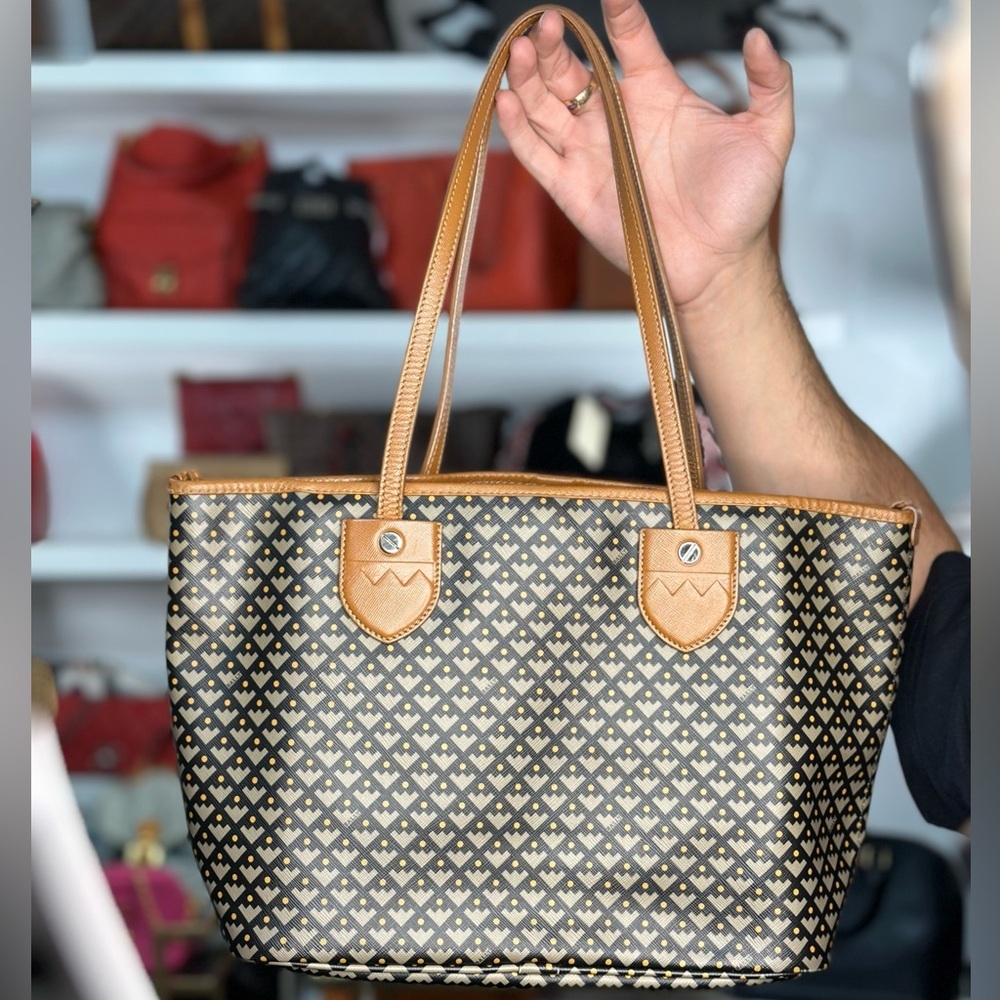 Bally Tote